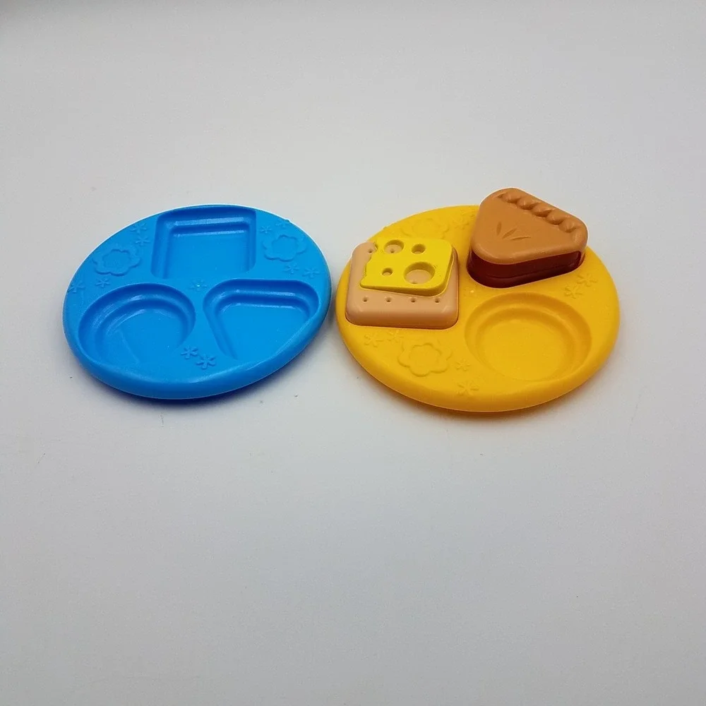 LeapFrog Shapes Sharing Picnic Basket Replacement Items Plates Parts Lot 4 items